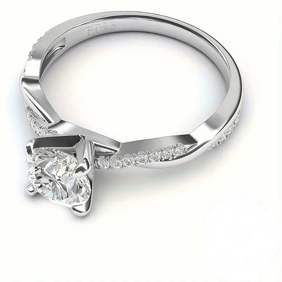 925 Sterling Silver Ring - Picture 2 of 4